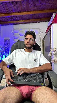 AlejandroGreco's Live XXX Chat