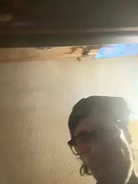 johnyupinya XXX чат на живо