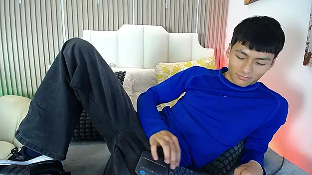 AdrianStark_ Live XXX-Chat