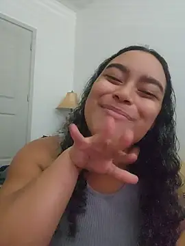 cinnaminnie's Live XXX Chat
