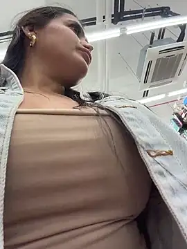 Sara_fun Adlı Modelin Canlı XXX Sohbeti