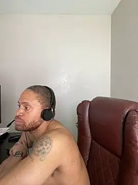 Fathero1time élő XXX-chatje