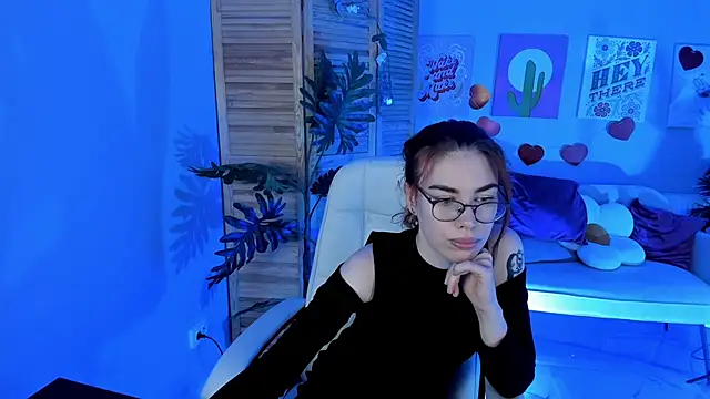 SeraphineDuskryn Live XXX Chat