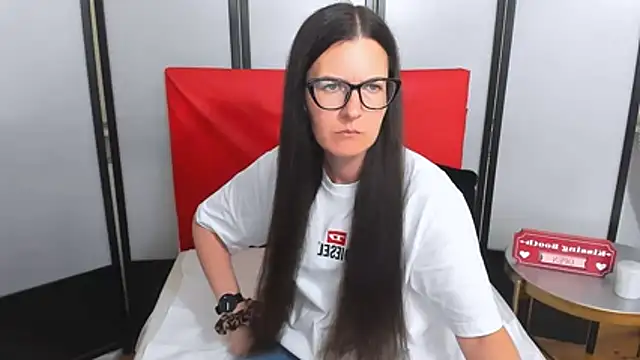 NadiaXlove's Live XXX Chat