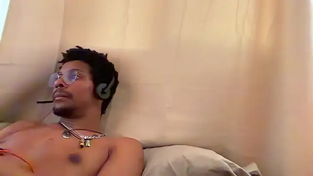 HoleBreeder Live XXX-Chat