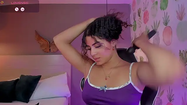 yaya23x's Live XXX Chat