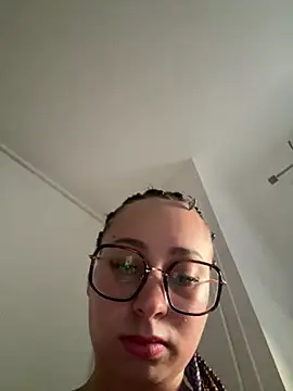 Chatroom XXX en direct de queenlo_xxx