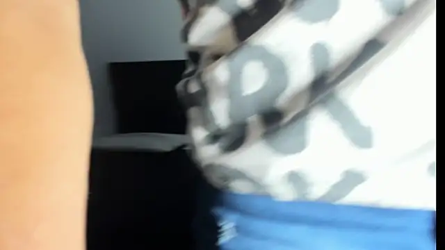 alenders02 Live XXX Chat