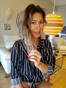 CelynaRoss Chat XXX live