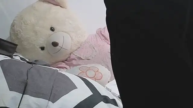 lucywhite13's Live XXX Chat