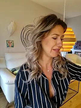 CelynaRoss Chat XXX live