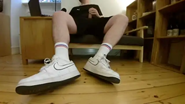jonas_camboy Adlı Modelin Canlı XXX Sohbeti