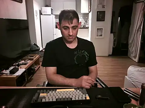 Онлайн чат XXX mihaimichael