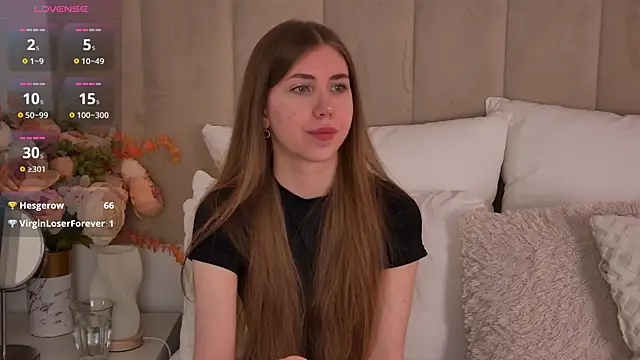 EvaAkiins' Live XXX Chat