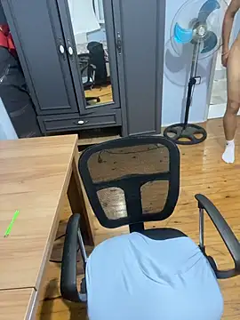 Alevderlerrs XXX чат на живо