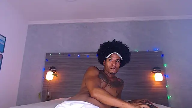 XXX chat uživo modela Dilan_Hall