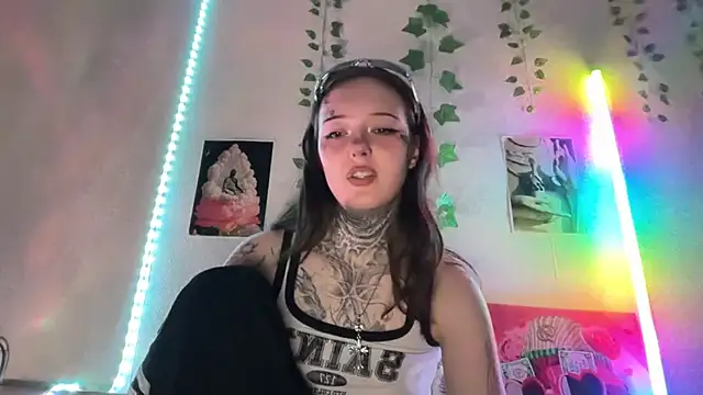 XXX chat uživo modela Raven_Armor