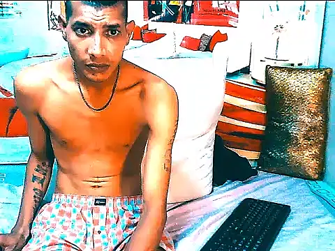 IndianSavageMale – Naživo XXX chat