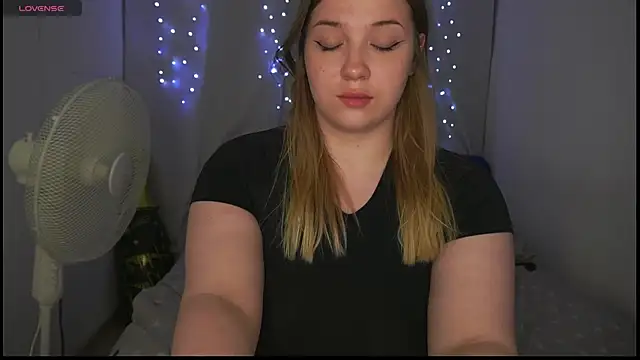 CuteSharloti: онлайн-секс-чат