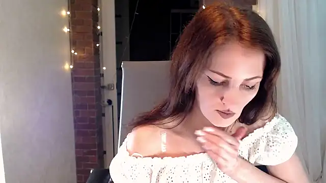 ms_kelarini's Live XXX Chat