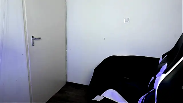 Czat XXX na żywo – ShyHotNerd