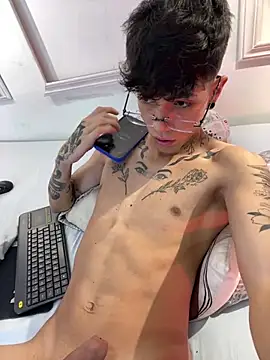 Chatroom XXX en direct de Tommy_valverde