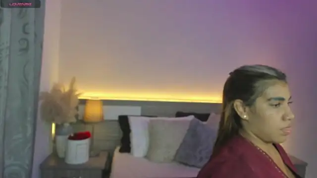 ZarahFoxx 现场XXX聊天