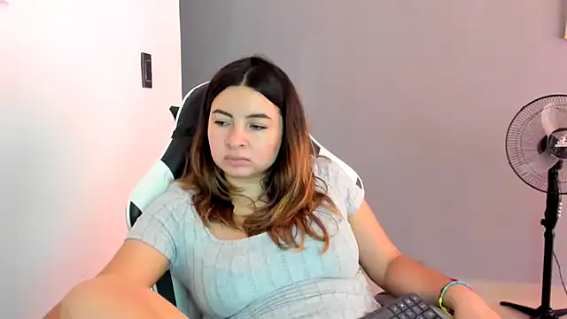 Živý XXX chat __Emma__11__Lecat_