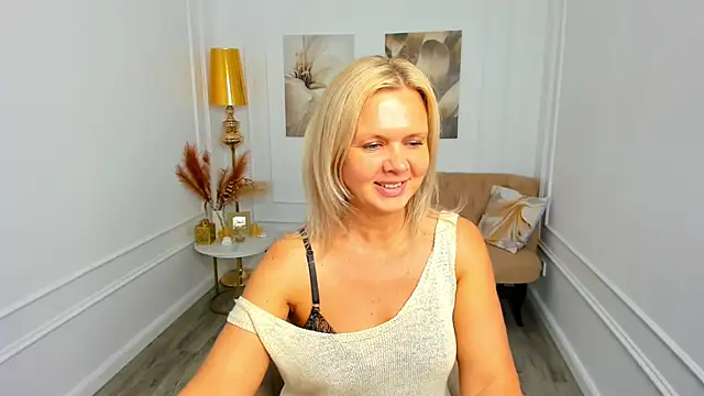 AgathaKlouin's Live XXX Chat