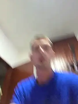 הופעת וובקאם של Tomicxxx93