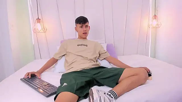 JacobFerrer Adlı Modelin Canlı XXX Sohbeti