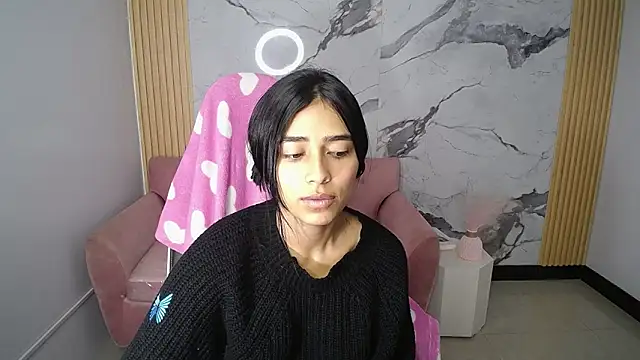 HotStreawberry_ch Adlı Modelin Canlı XXX Sohbeti