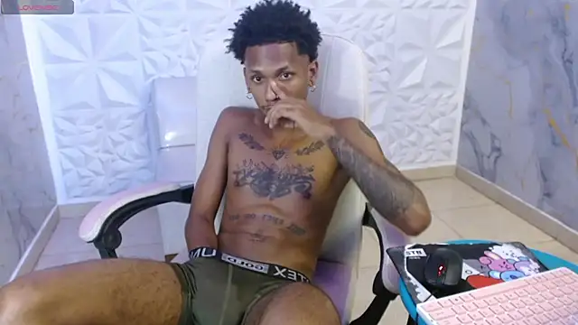 XXX chat uživo modela ManSant