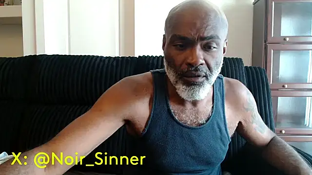 Show modela sinnernoir na web-kameri