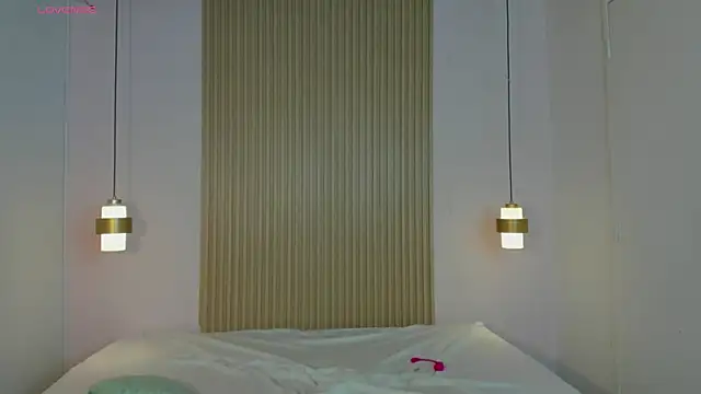 MiaLane3's Live XXX Chat