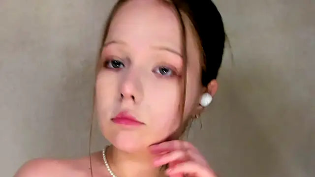 MelMooon Chat XXX live