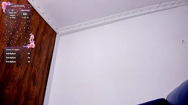 Cleopatra_Trans Show in webcam