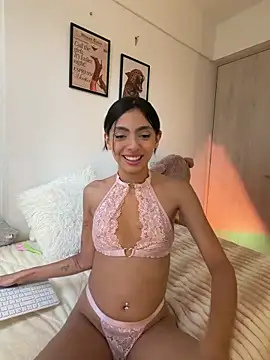ZaraLuuv's Live XXX Chat