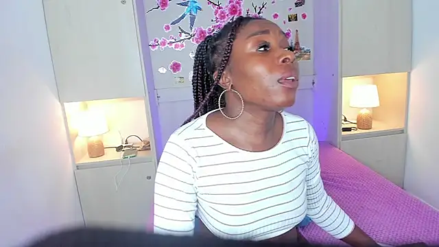 TaylorBloom's Live XXX Chat