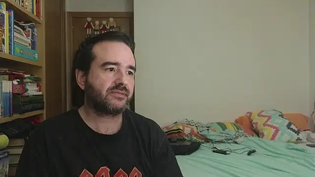 curiosillo83 Live XXX Chat