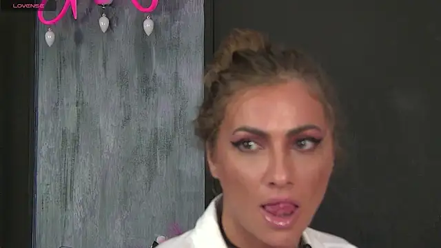 AnneGoddesss' Live XXX Chat