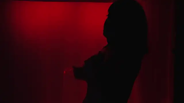 Rebel__Stage: διαδικτυακό σόου στην κάμερα