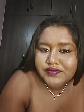 horny_diana élő XXX-chatje