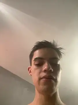 Latinos_2001 现场XXX聊天