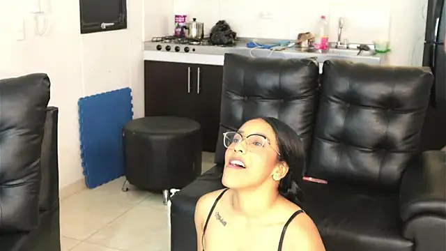 brunettegirls_18's Live XXX Chat