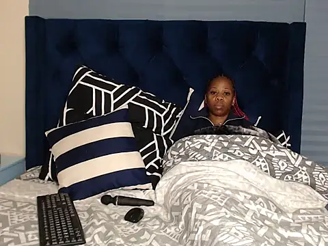 QUEENMANDYYn Live XXX chat