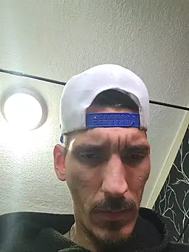 Matthew_204's Live XXX Chat