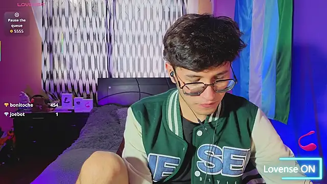 Chat +18 de Angelito_Twink ao vivo