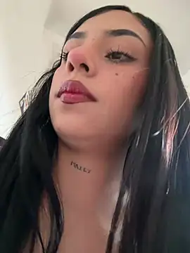 LilacNoir's Live XXX Chat