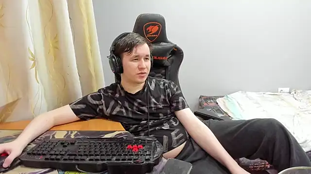iliaskrislove's Live XXX Chat